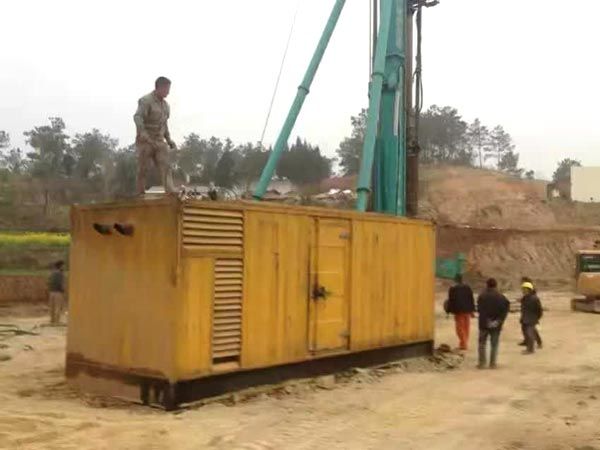 灵石如何判断水冷式机油散热器密封件是否需要更换？